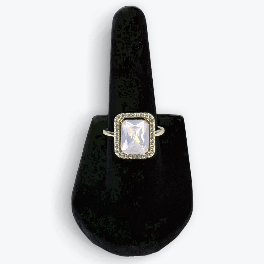 NWOT Gold Tone Ring with Pale Pink Stone Surrounded by Rhinestone Accent - Picture 2 of 7